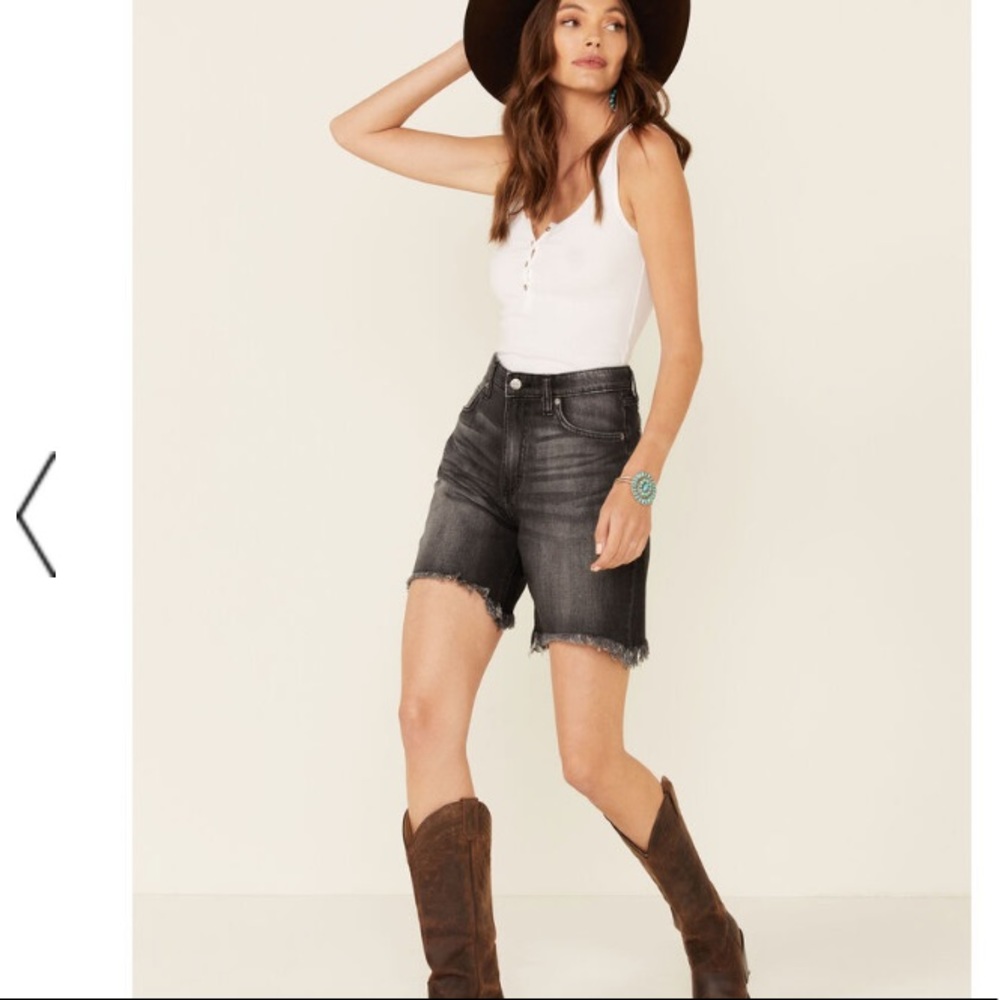 Lee High Rise Black Denim Bermuda Shorts Western Cowgirl Raw Hem Dad Shorts 28